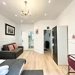 Urban Flat 55 - Triplex Flat Marilyn Monroe